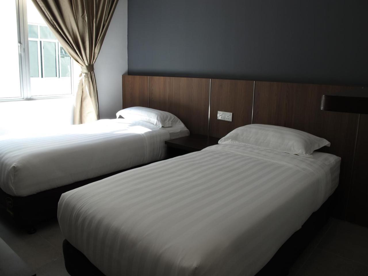 Hotel Sukaramai Kampung Gurun Kültér fotó