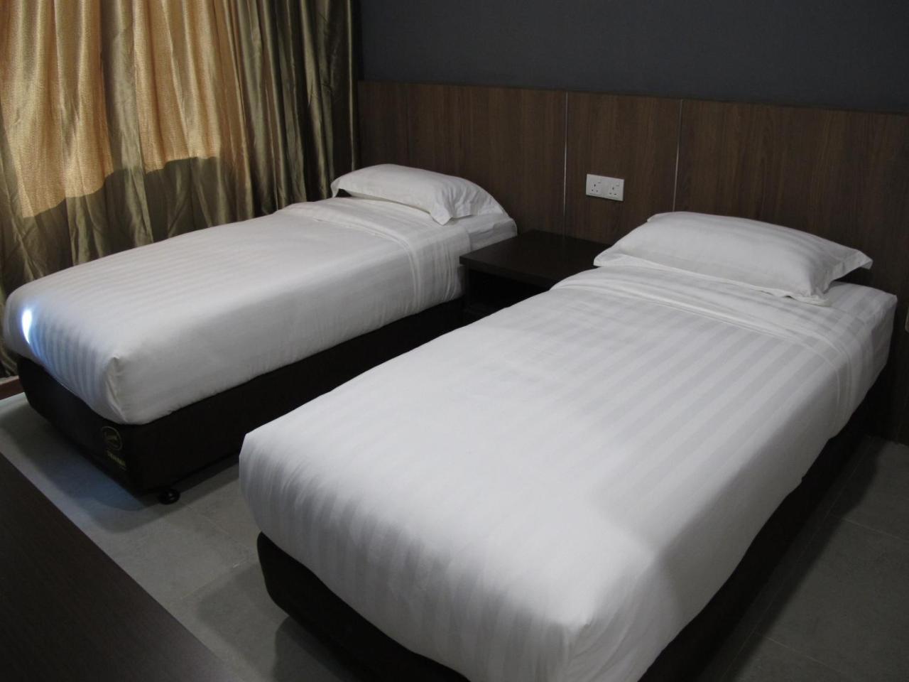 Hotel Sukaramai Kampung Gurun Kültér fotó