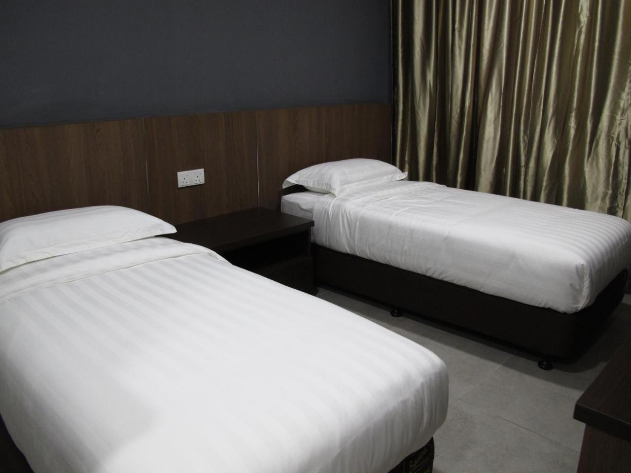 Hotel Sukaramai Kampung Gurun Kültér fotó