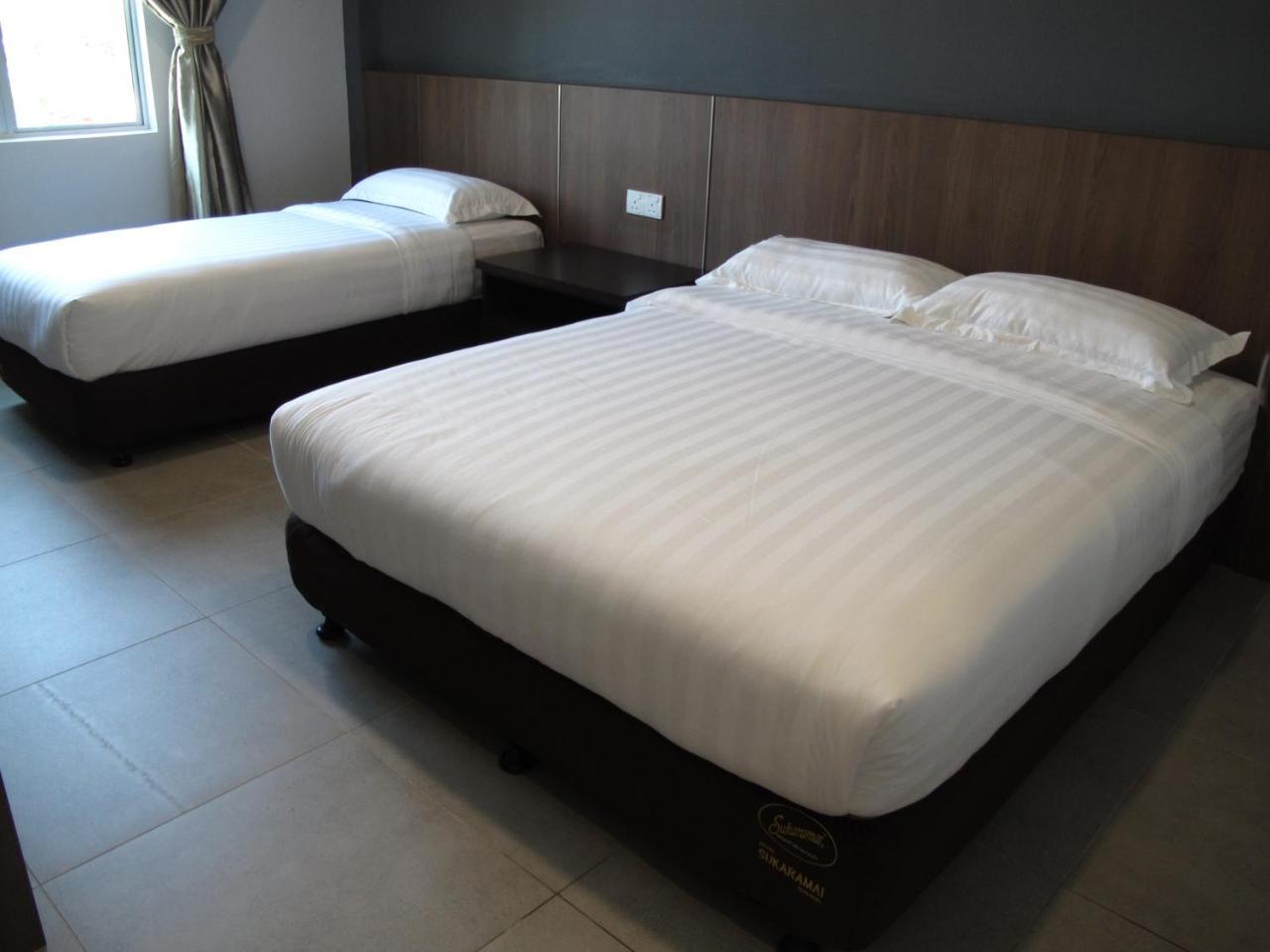 Hotel Sukaramai Kampung Gurun Kültér fotó